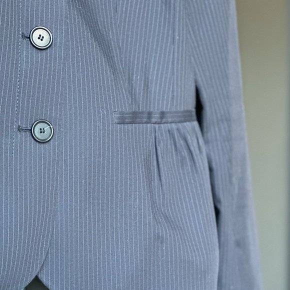 Ann Taylor LOFT - Blue Pinstriped Jacket - SZ 8 - Picture 4 of 11